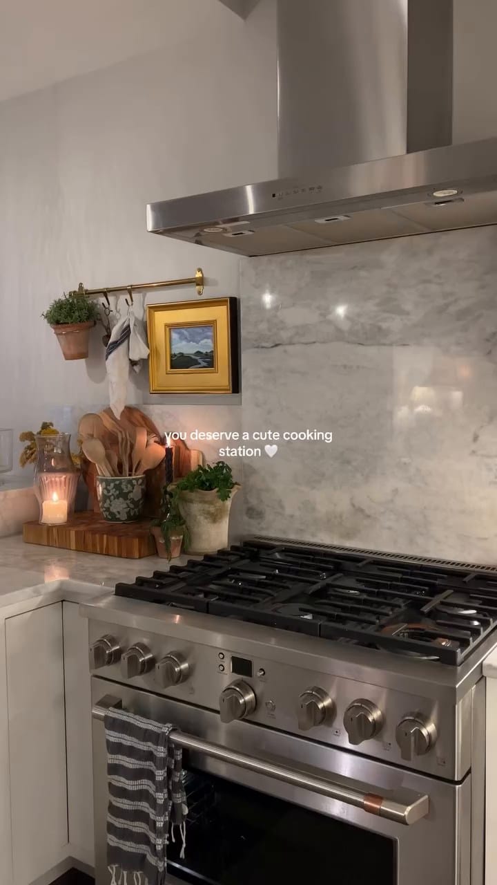 Post 2 by Wayfair Canada on Instagram (video)