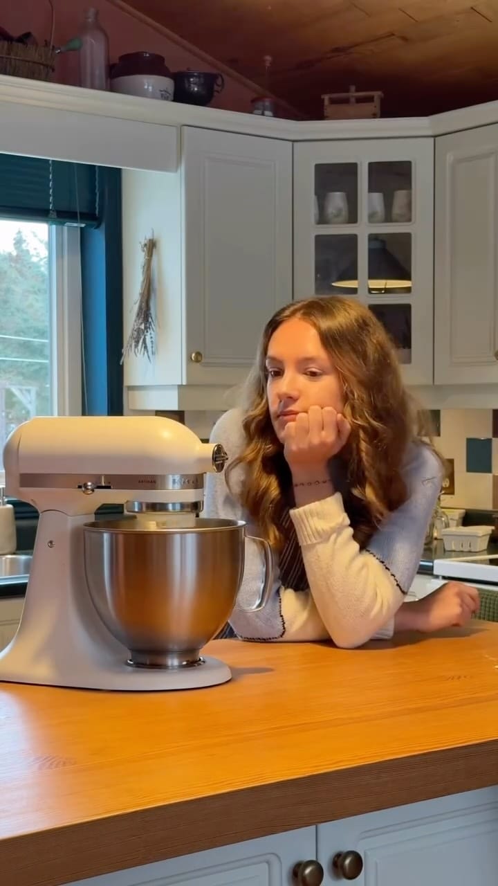 Post 6 by Nyah on Instagram (video)