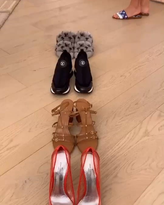 Post 3 by Talisa @ LV Montreal on Instagram (video)