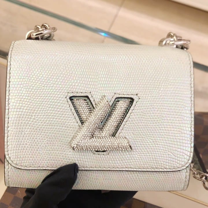 Post 9 by Talisa @ LV Montreal on Instagram (video)