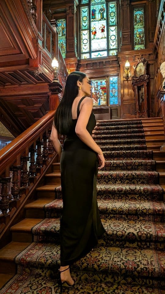 Post 2 by Ayushi Singh | Montreal fashion content creator on Instagram (video)