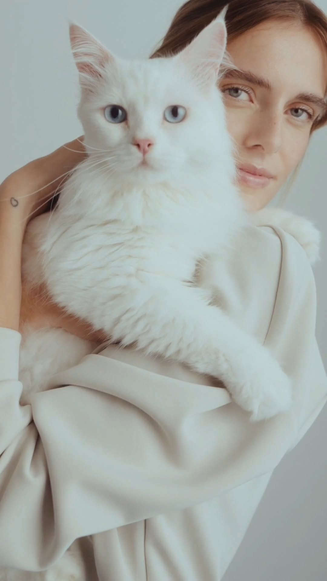 Post 8 by Joe Fresh on Instagram (video)