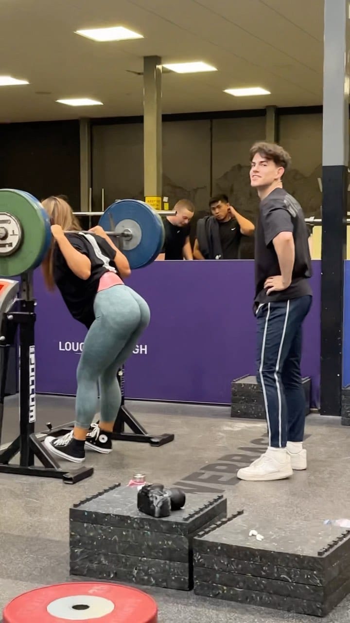 Post 10 by @ella_mfitness on Instagram (video)