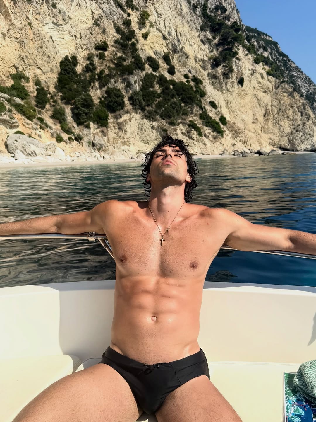 Post 5 by 𝐂𝐀𝐑𝐋𝐎𝐒  𝐒𝐀𝐍 𝐉𝐔𝐀𝐍 | Online Transformation Coach on Instagram (carousel)