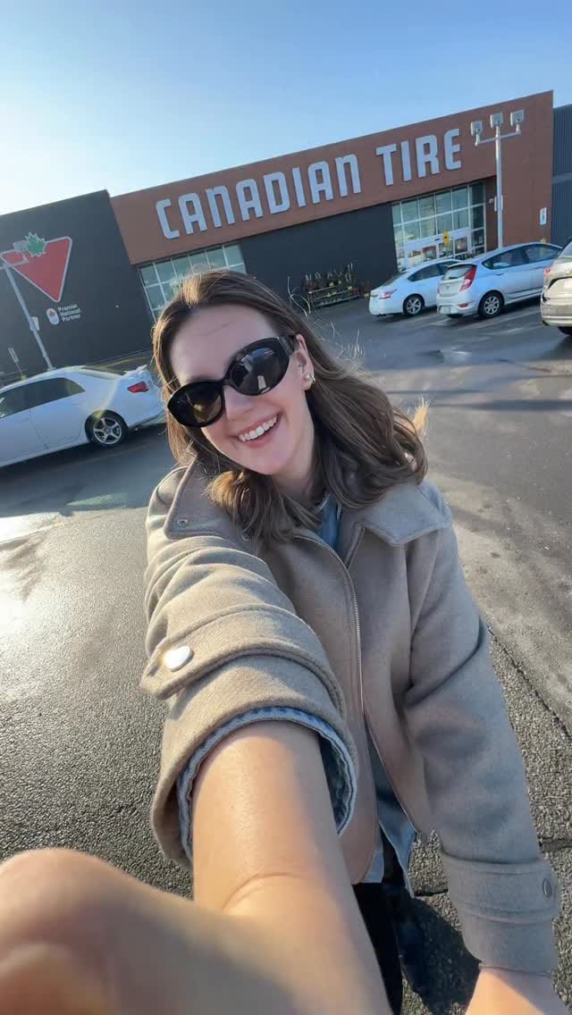 Post 5 by Lindsay | The People’s Influencer on Instagram (video)