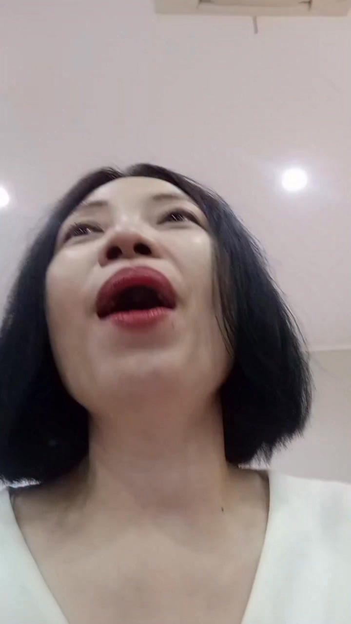 Post 8 by Njo Dona Bella on Instagram (video)