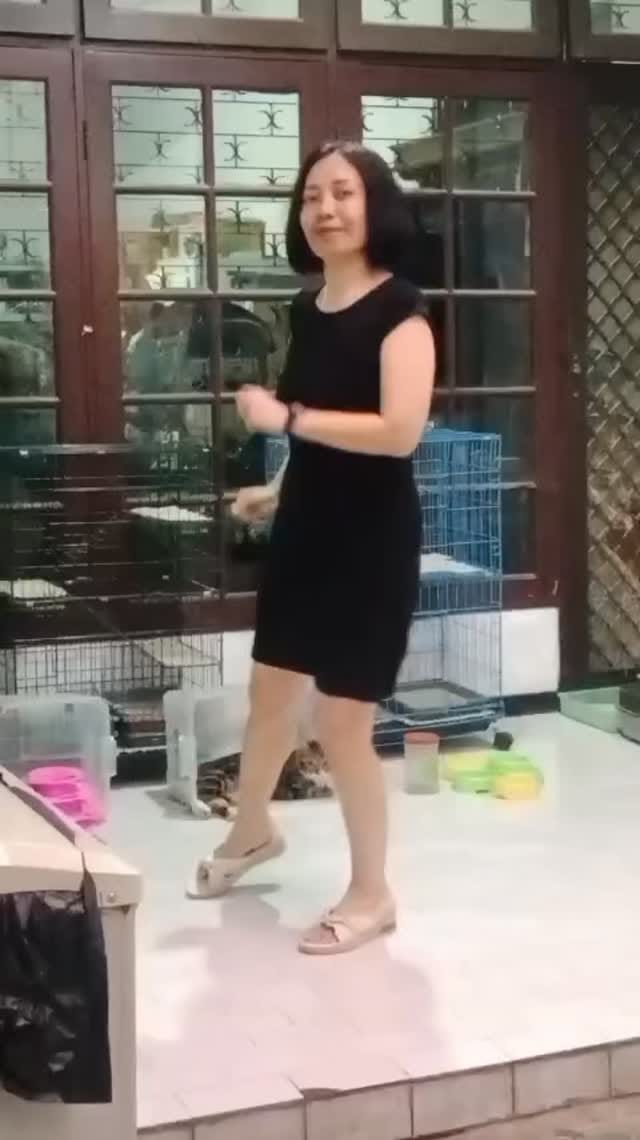 Post 6 by Njo Dona Bella on Instagram (video)