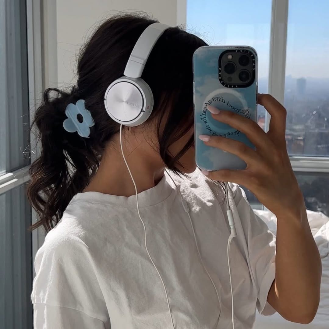 Post 4 by a drip of honey on Instagram (image)