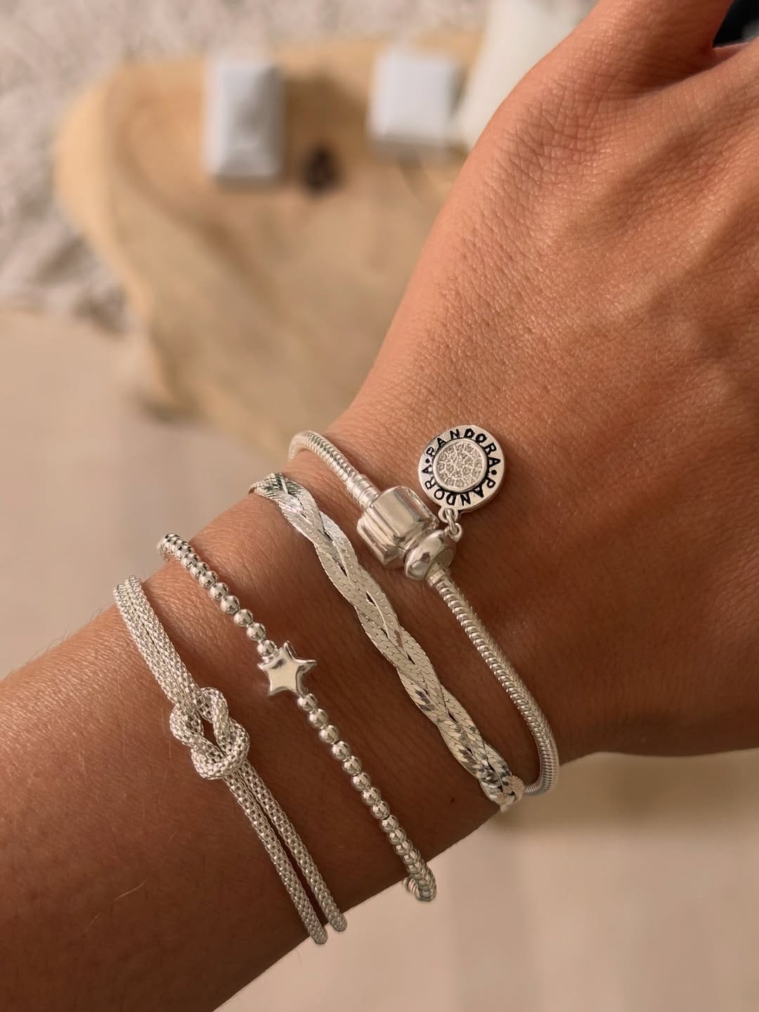 Post 2 by 𝙰𝚌𝚌𝚎𝚜𝚘𝚛𝚒𝚘𝚜 | Joyas & Bags on Instagram (carousel)