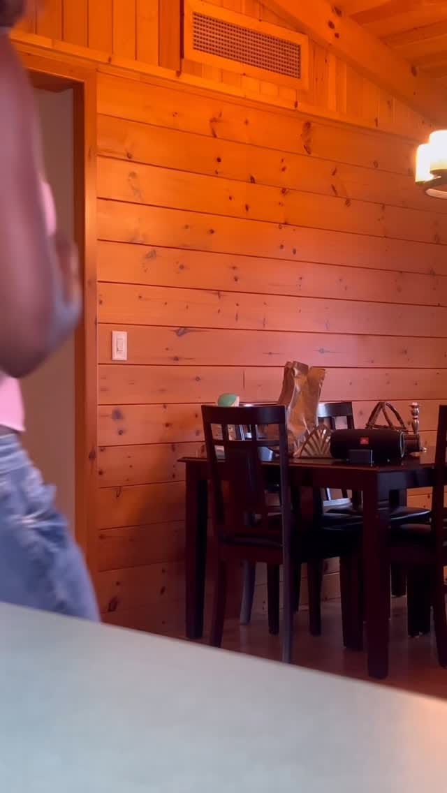 Post 4 by Mayra on Instagram (video)