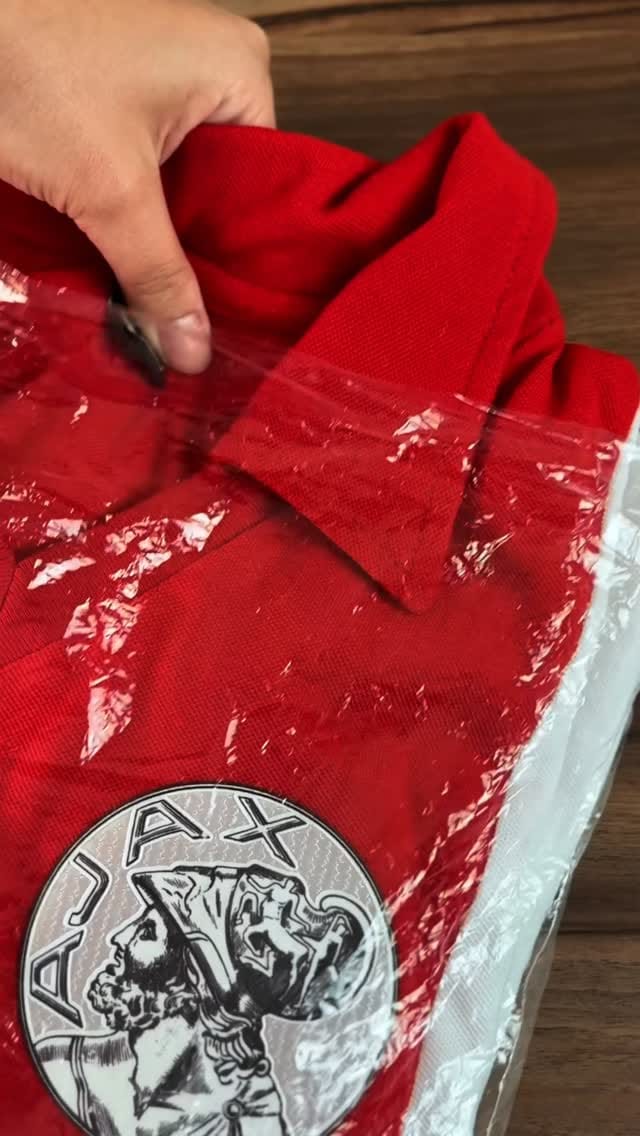 Post 6 by Camisetas retro de fútbol on Instagram (video)