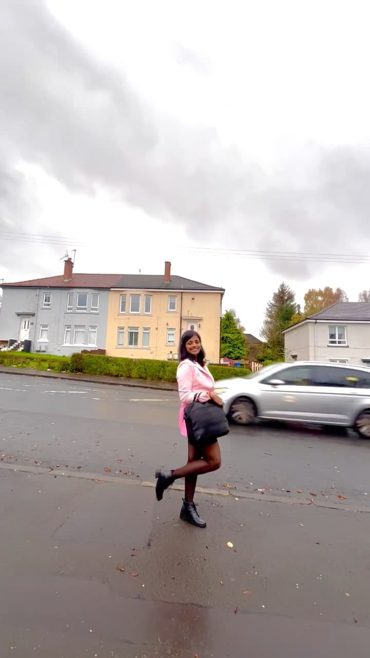 Post 6 by Nivi on Instagram (video)