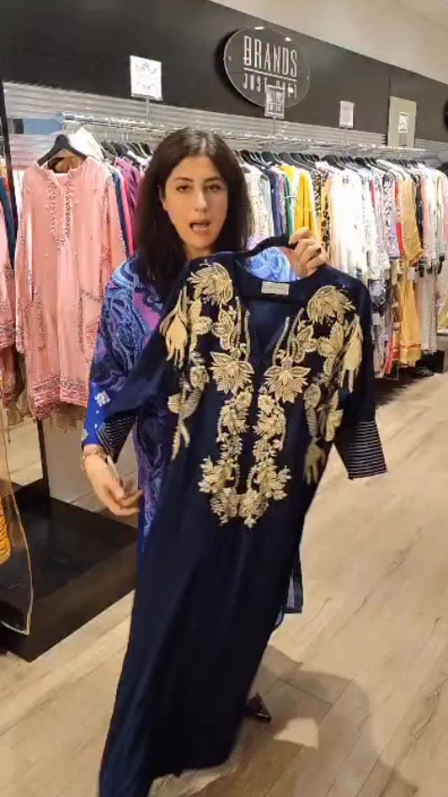 Post 3 by Lubna Ali on Instagram (video)