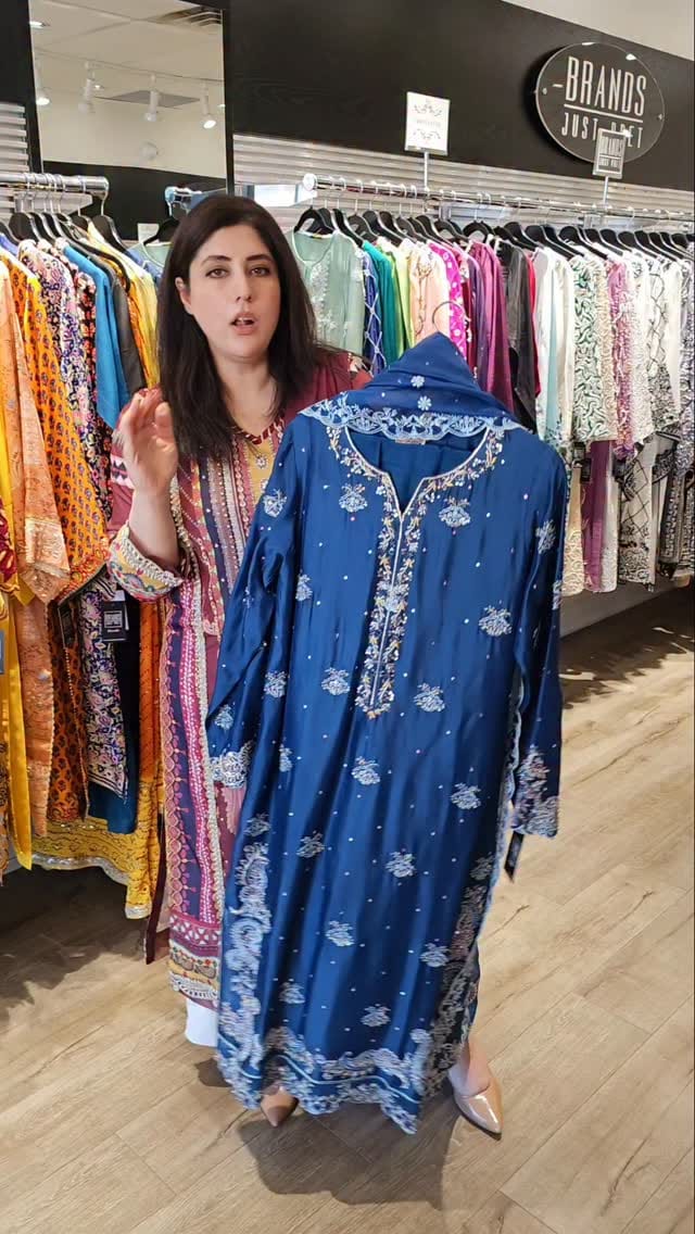 Post 8 by Lubna Ali on Instagram (video)