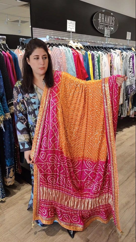 Post 4 by Lubna Ali on Instagram (video)