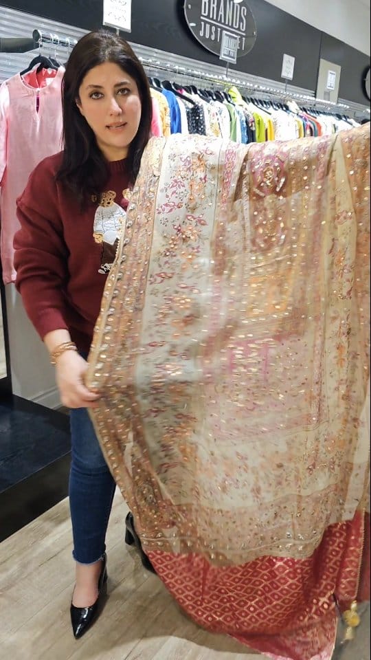 Post 5 by Lubna Ali on Instagram (video)