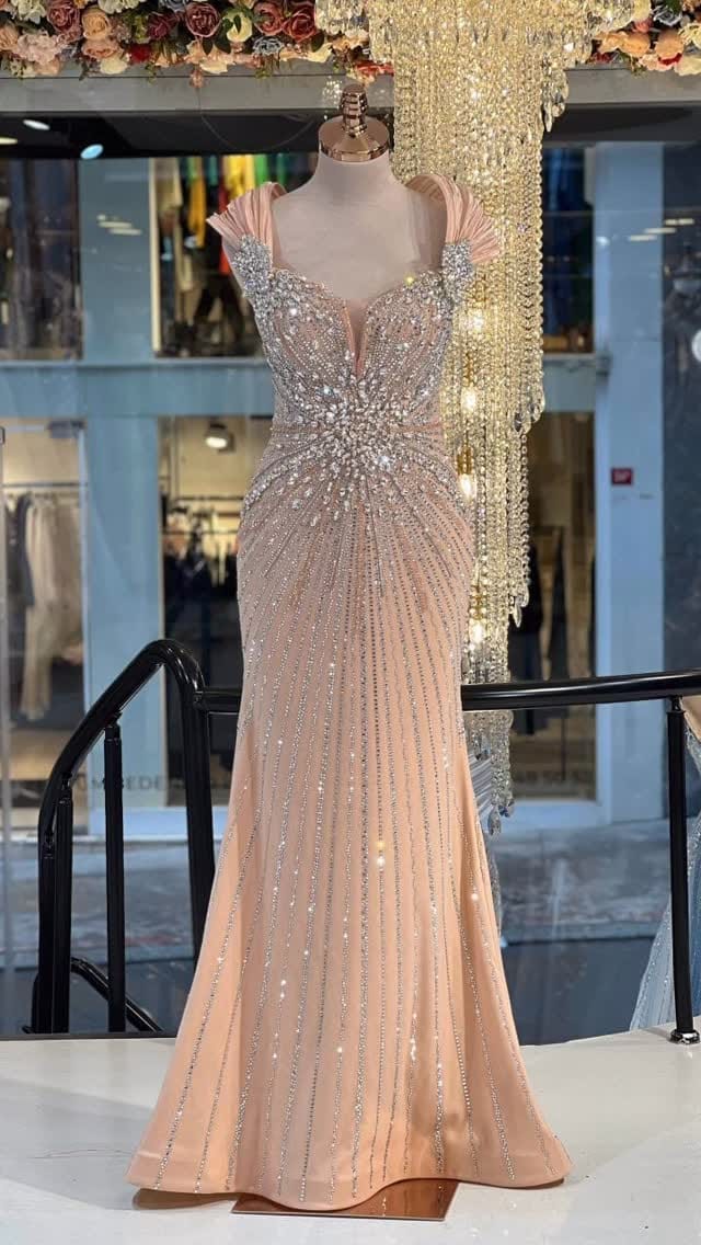 Post 7 by Zara Boutique on Instagram (video)