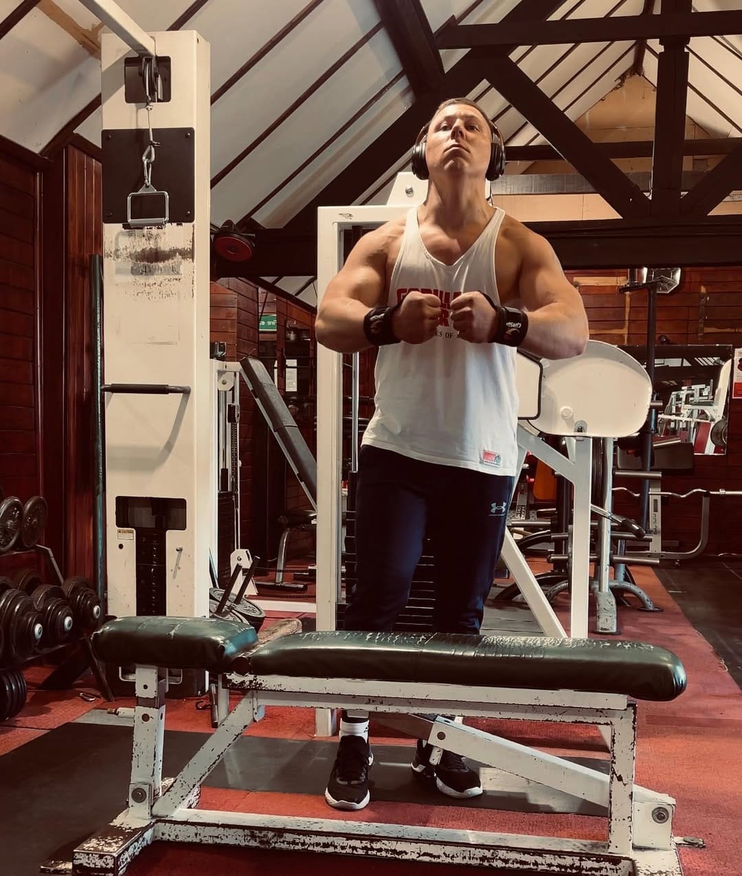 Post 9 by Tomas on Instagram (carousel)
