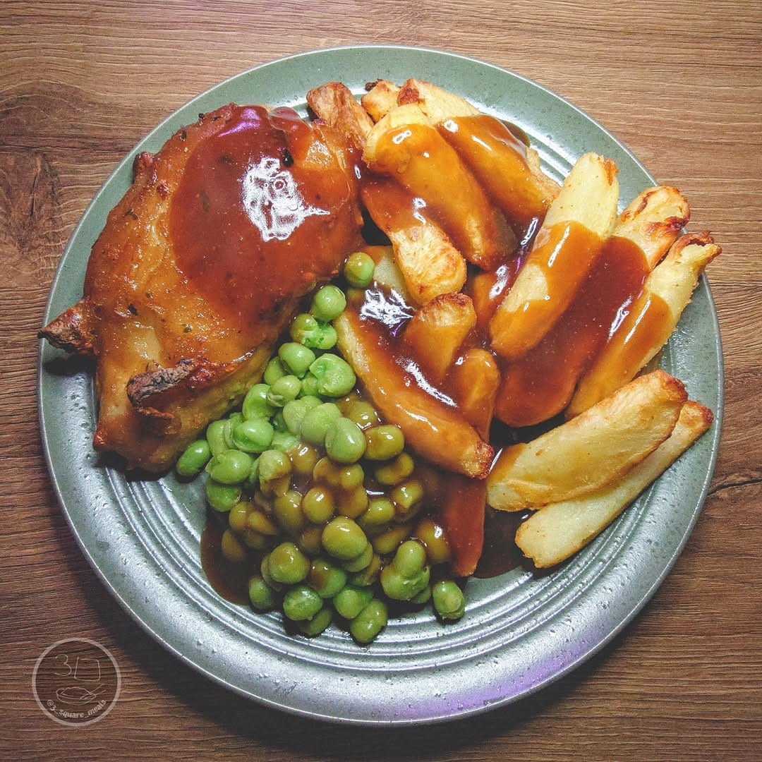 Post 8 by 3 square meals on Instagram (carousel)