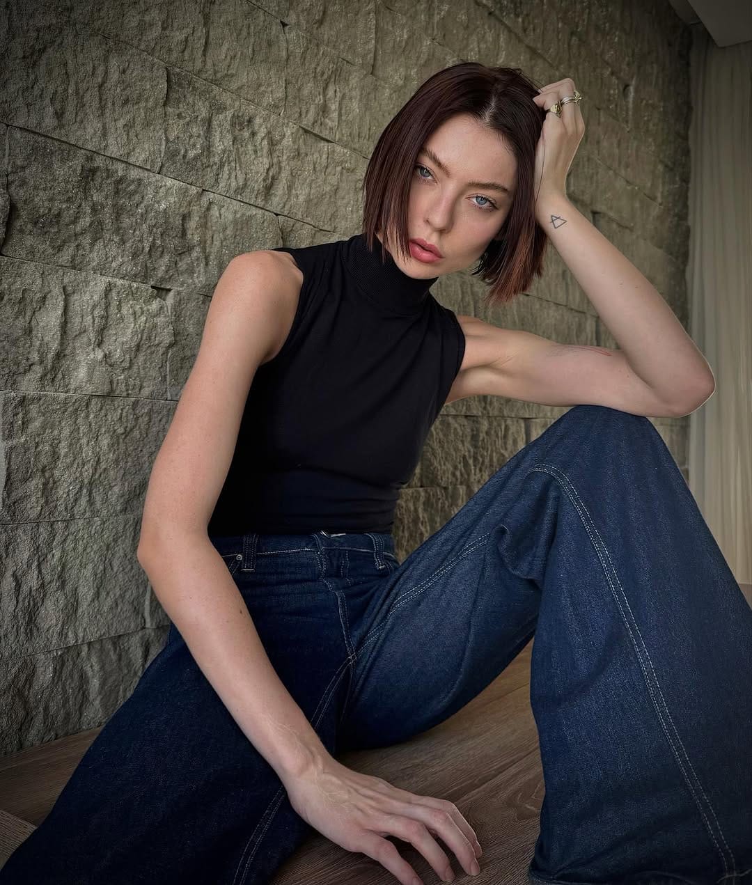 Post 5 by Thais Maria Giongo on Instagram (image)