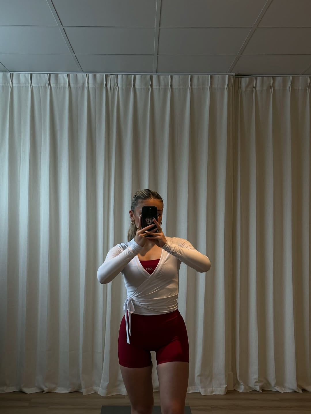 Post 8 by JOLLA ACTIVEWEAR on Instagram (carousel)