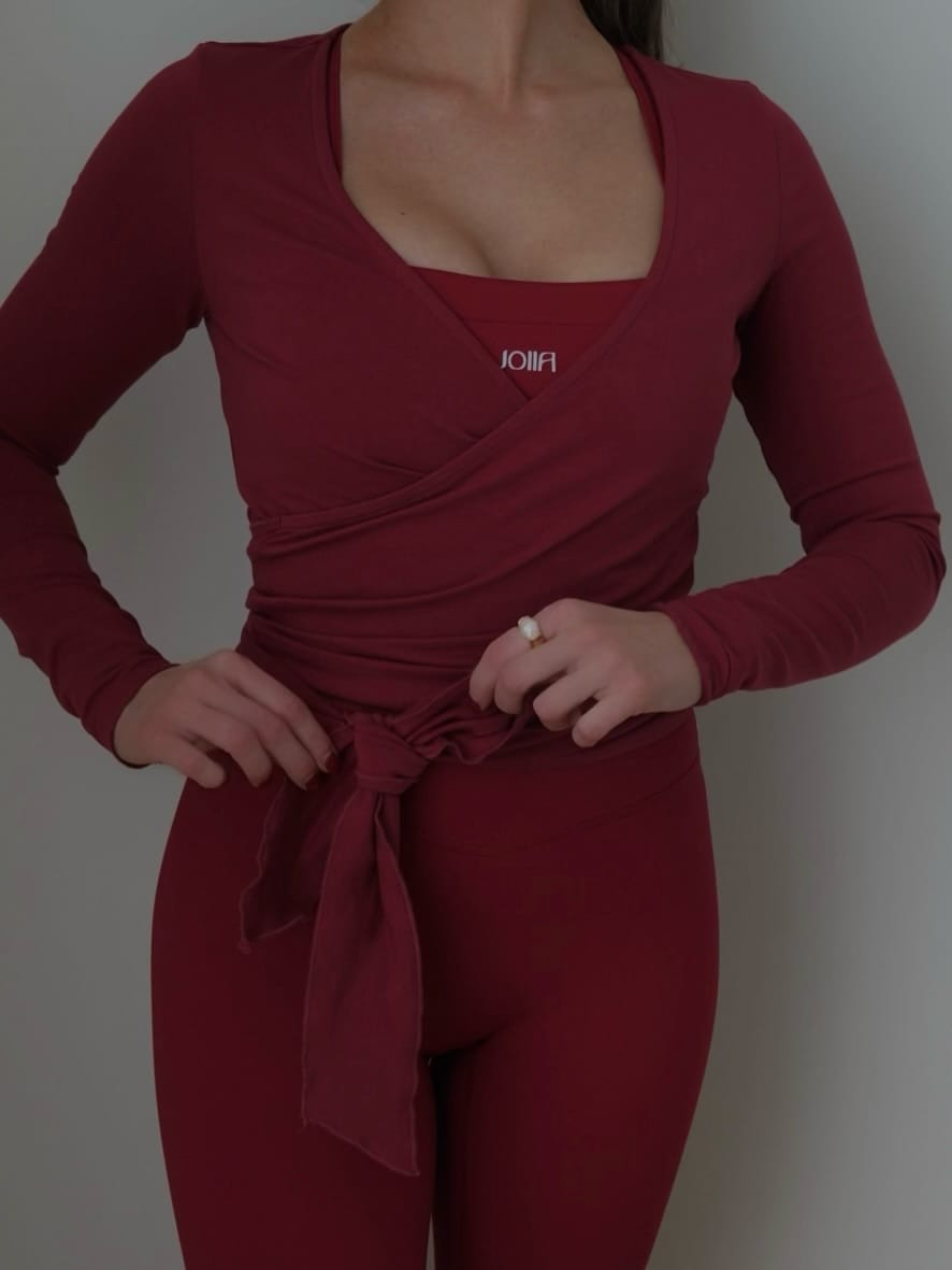 Post 10 by JOLLA ACTIVEWEAR on Instagram (carousel)
