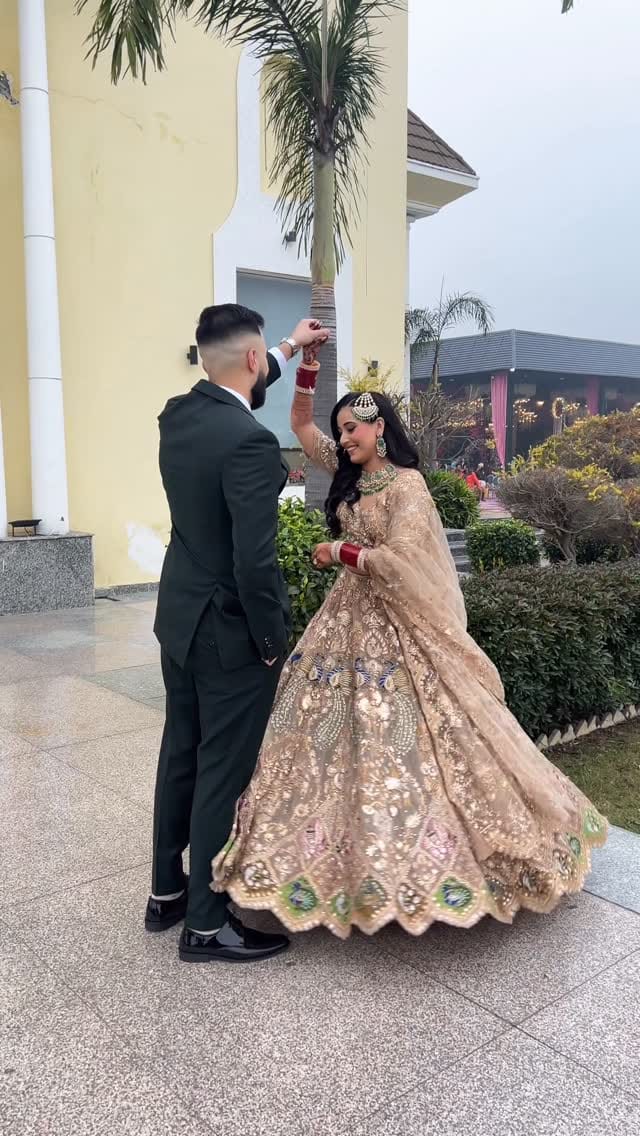 Post 8 by Meena Bazaar Canada on Instagram (video)