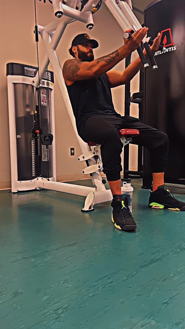 Post 9 by Erico Suave on Instagram (video)