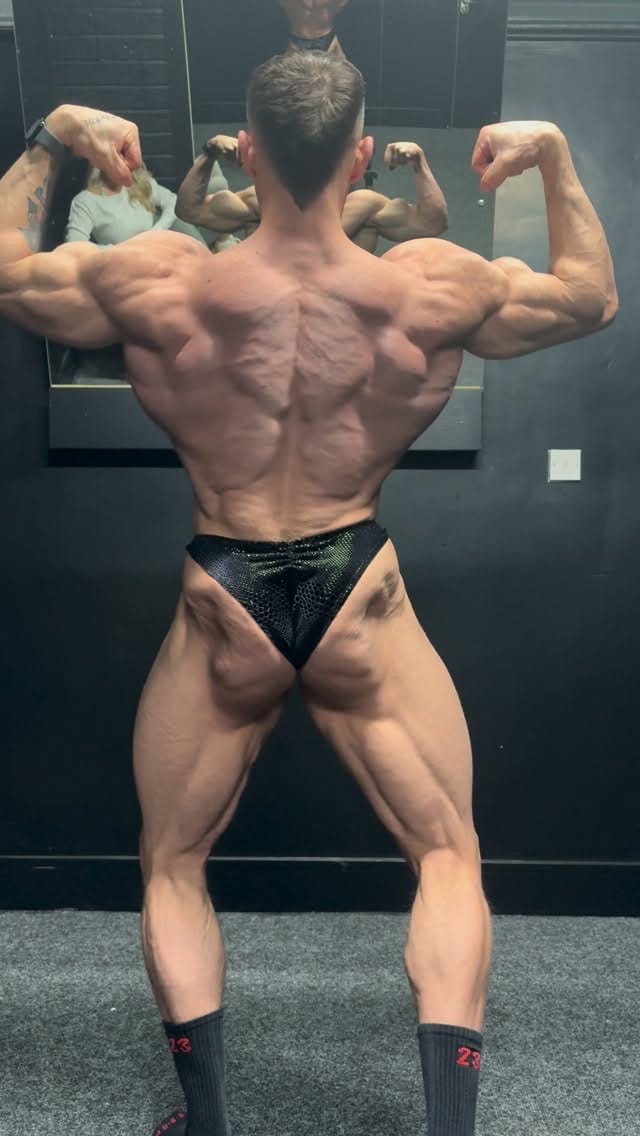 Post 6 by Vinny Craine_IFBB PRO | COACH 🇮🇪 on Instagram (video)