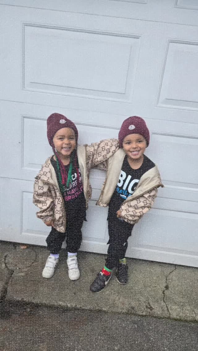 Post 5 by The Knockoff Twins on Instagram (video)