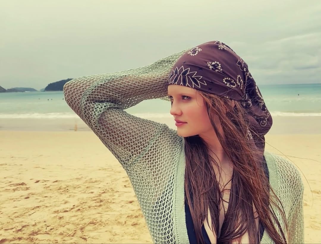 Post 4 by Reysh Alena 🌍 Model / Actress on Instagram (carousel)
