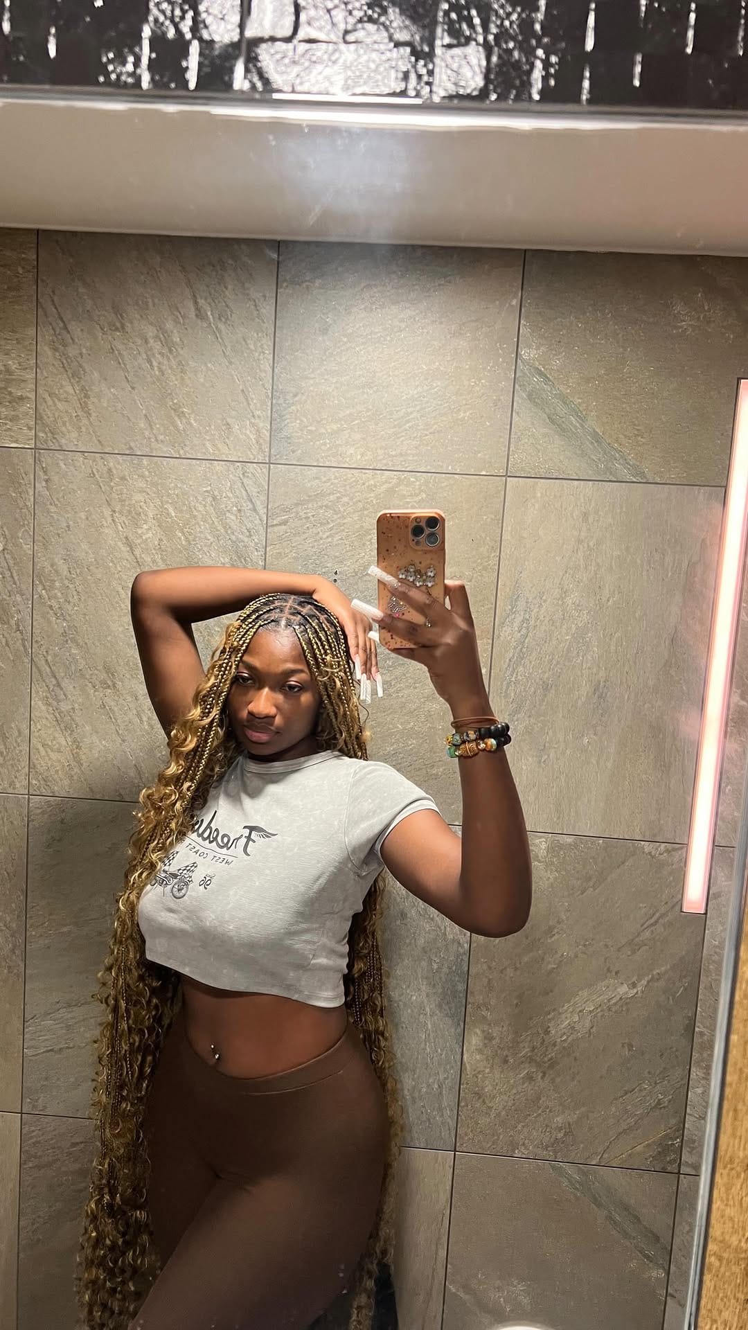 Post 8 by Cessy on Instagram (video)