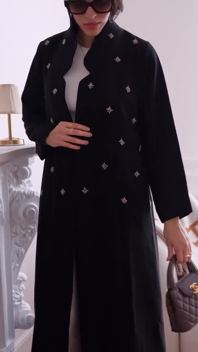 Post 9 by عبايات الدرة on Instagram (video)