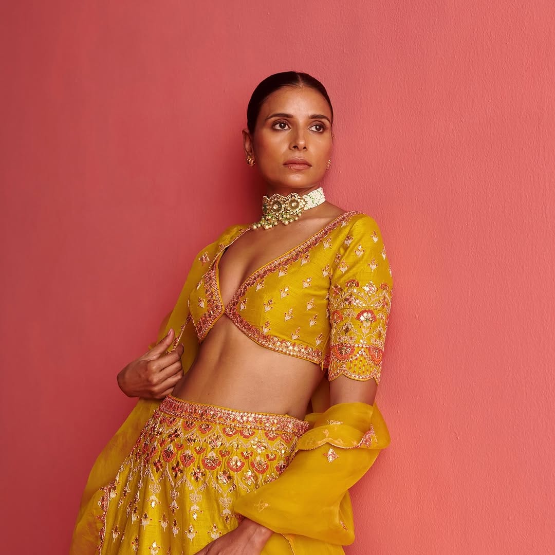 Post 5 by Aarti Sethia Official on Instagram (carousel)
