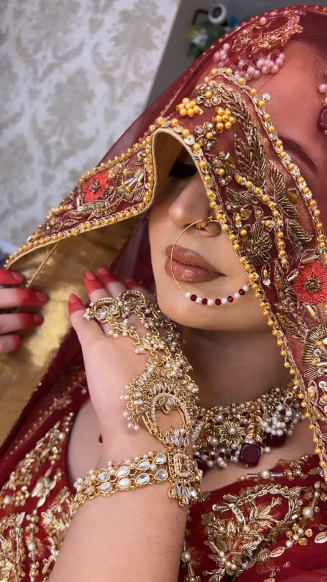 Post 7 by Dhaagay on Instagram (video)