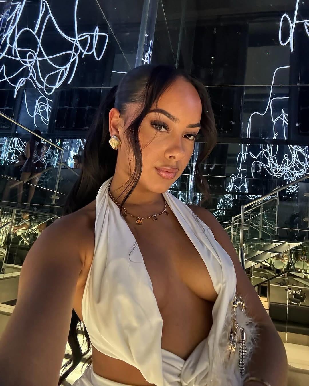 Post 9 by 𝑺𝒂𝒗𝒂𝒏𝒏𝒂 𝑴𝒆𝒍𝒃𝒐𝒖𝒓𝒏𝒆 on Instagram (carousel)