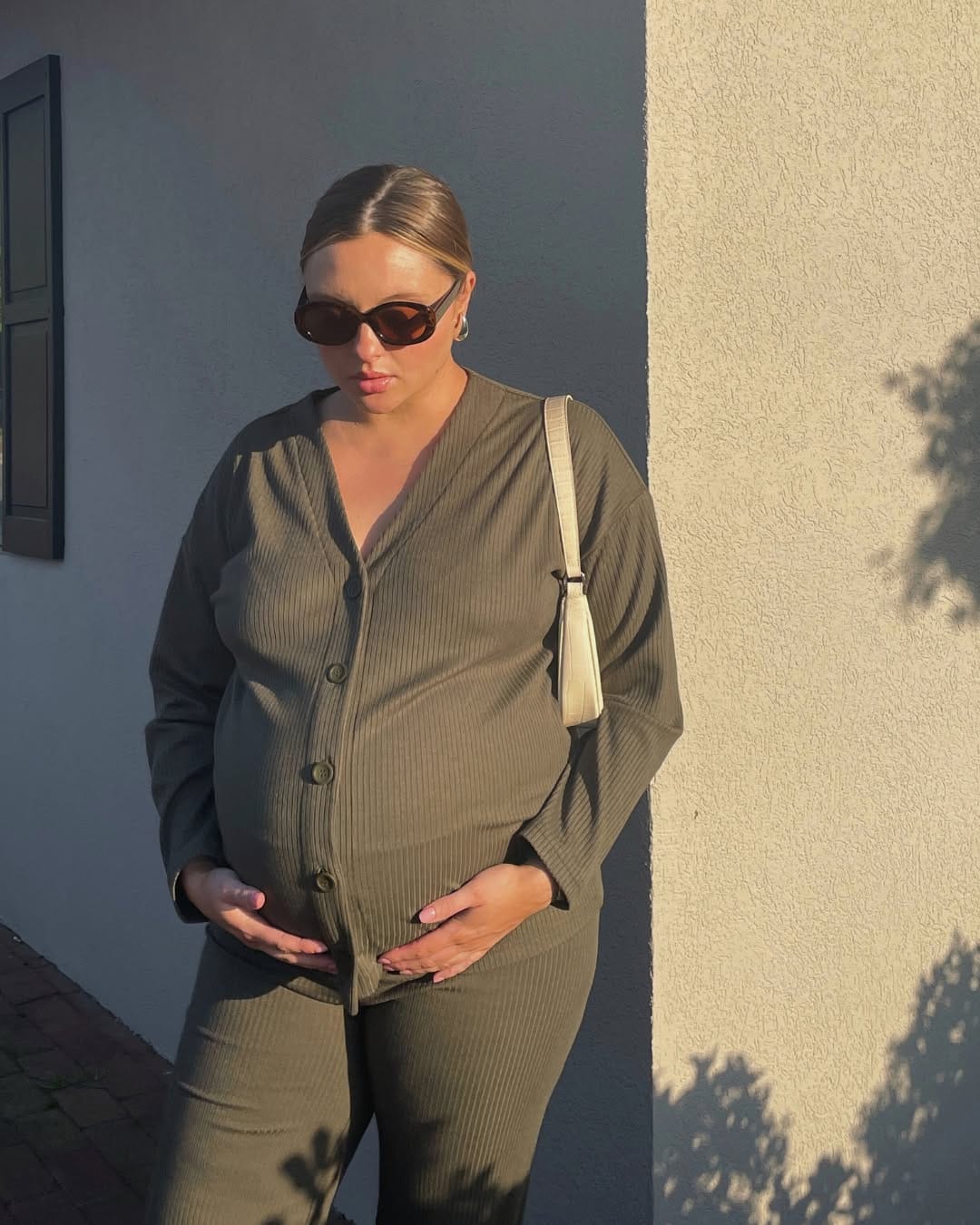 Post 2 by CARRY • Maternity & Nursing Fashion on Instagram (carousel)