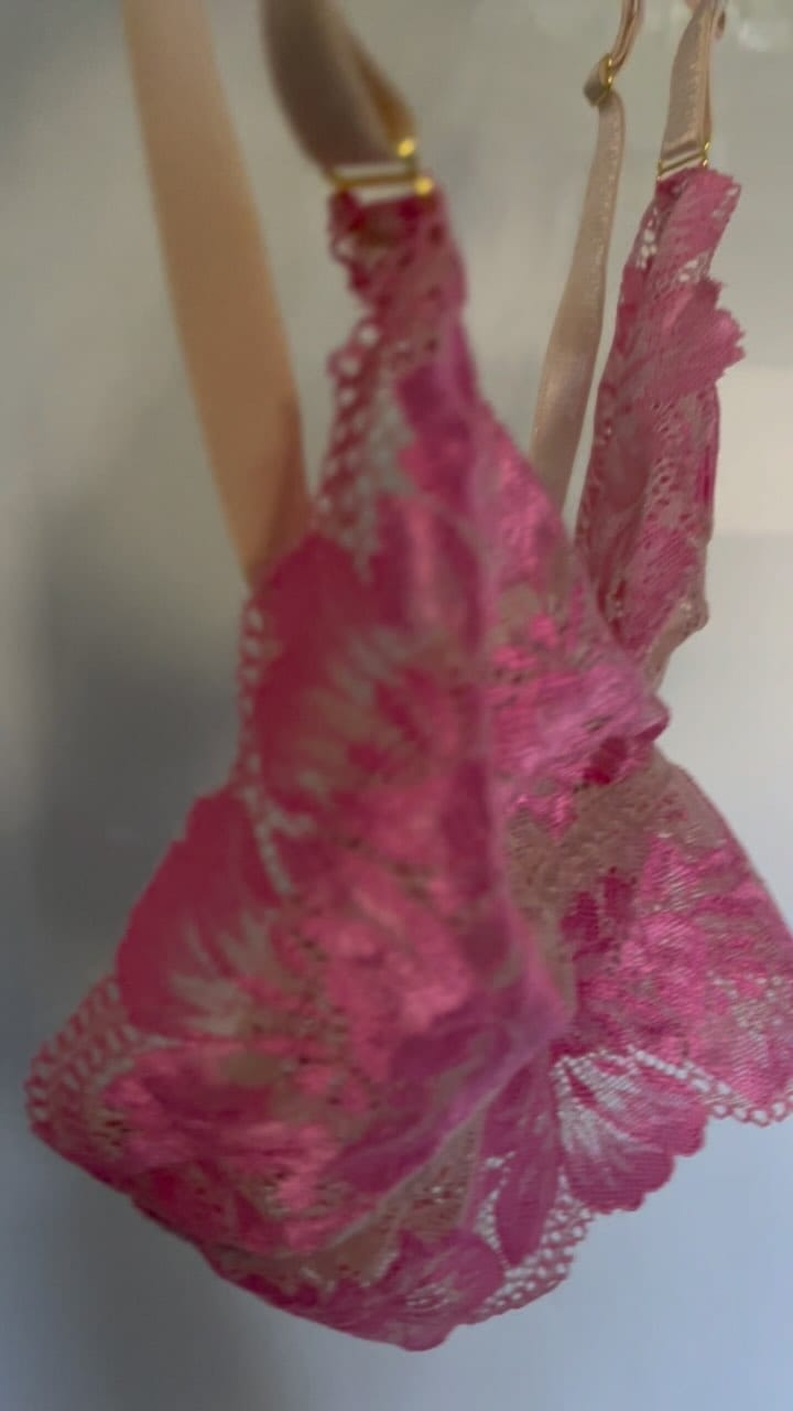 Post 7 by ÔDE Lingerie on Instagram (video)