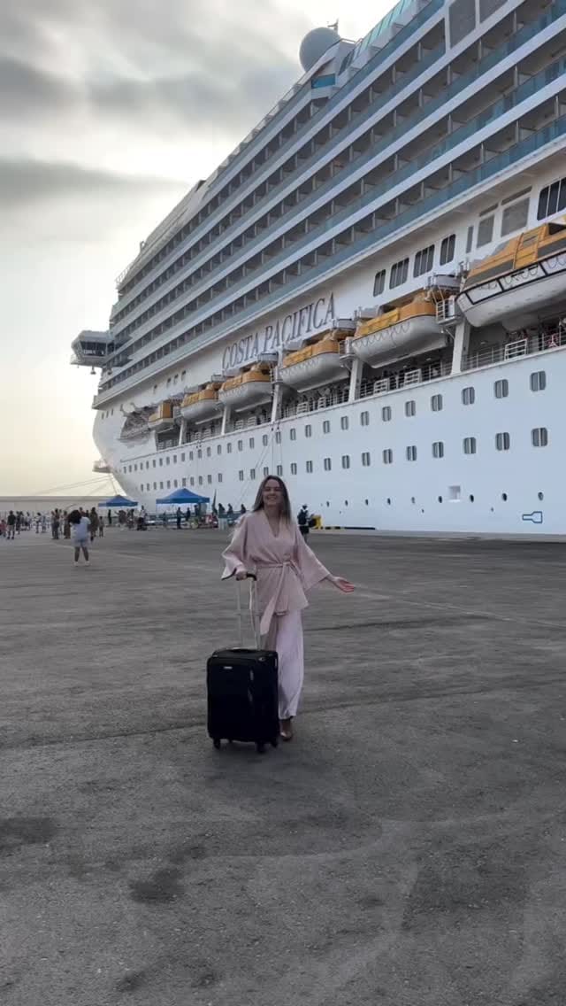 Post 3 by Trabaja en Cruceros • Reclutadores de London Wellness Academy on Instagram (video)
