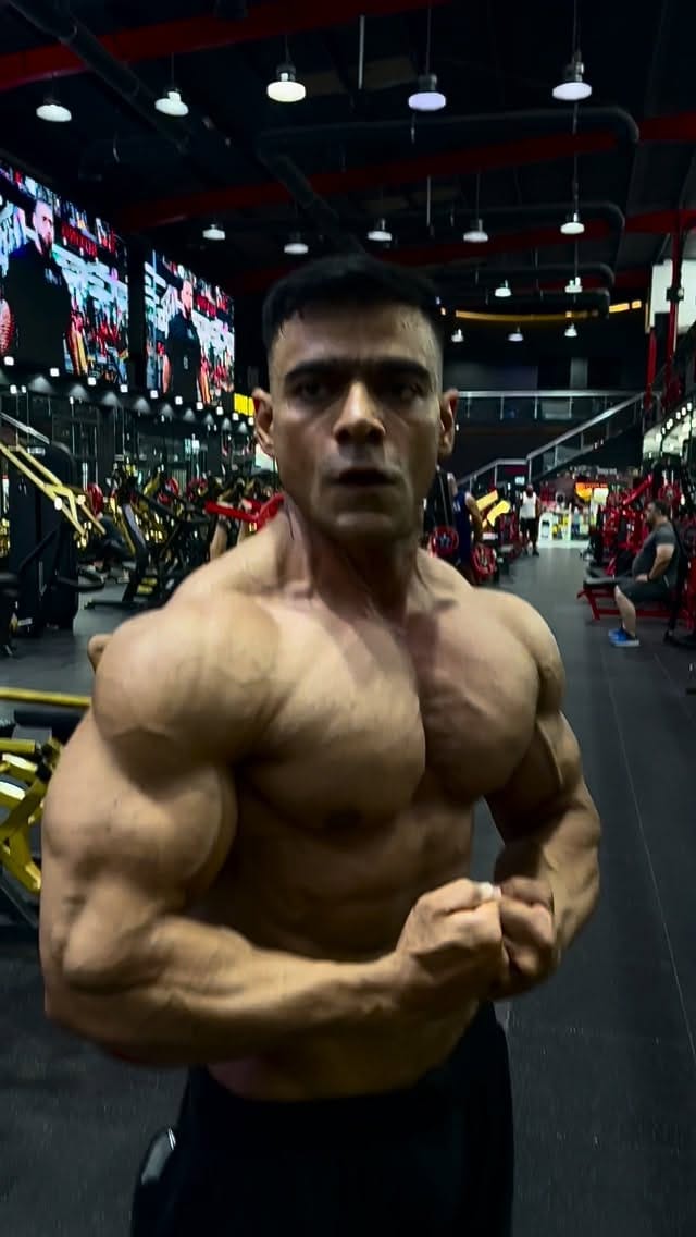 Post 5 by Md Afroz Khichi on Instagram (video)