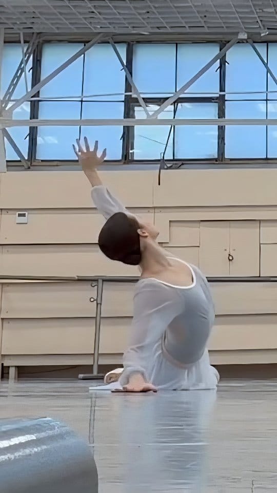 Post 3 by JL GAZELLE on Instagram (video)