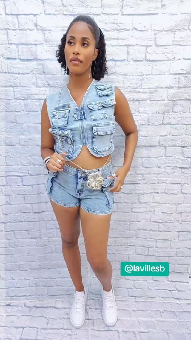 Post 3 by Laville's Boutique on Instagram (video)