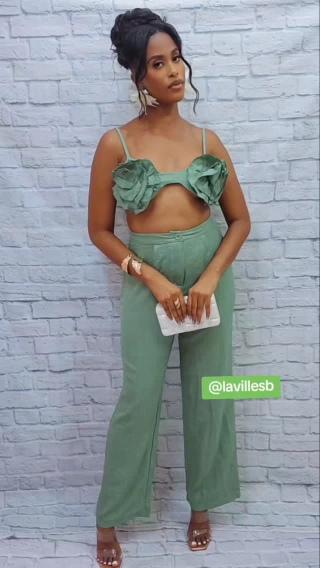 Post 5 by Laville's Boutique on Instagram (video)