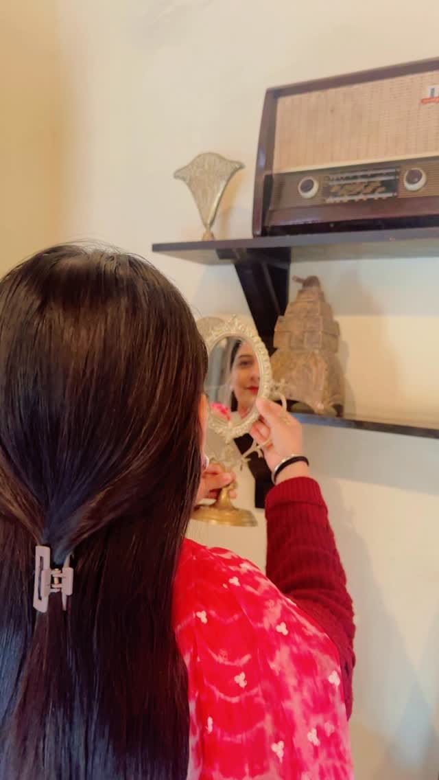 Post 5 by 𝐒𝐔𝐊𝐇 𝐆𝐑𝐄𝐖𝐀𝐋 𝐅𝐀𝐒𝐇𝐈𝐎𝐍 𝐆𝐀𝐋𝐋𝐄𝐑𝐘 𝐁𝐎𝐔𝐓𝐈𝐐𝐔𝐄 on Instagram (video)