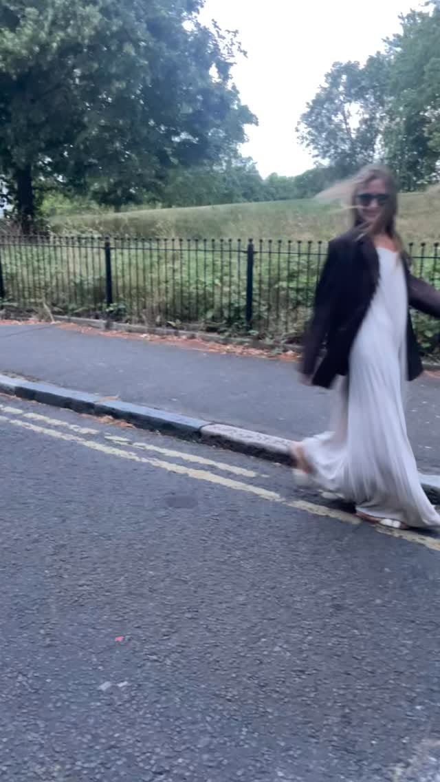 Post 7 by Ruby on Instagram (video)