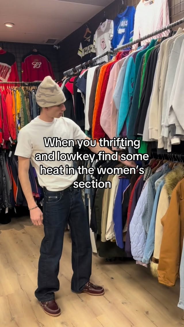 Post 8 by vs.resell on Instagram (video)