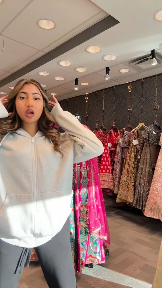 Post 4 by Deepali Fashions on Instagram (video)