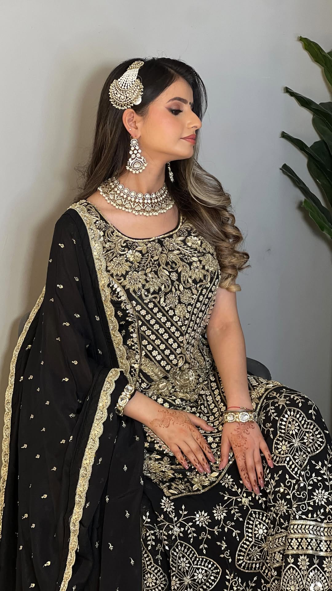 Post 10 by Deepali Fashions on Instagram (video)
