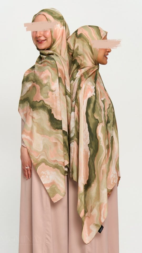 Post 5 by Momina Hijabs & Modestwear ™ on Instagram (video)