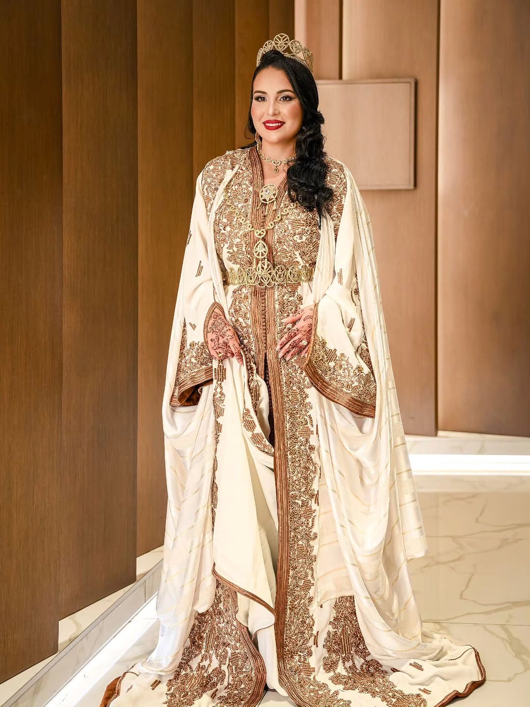 Post 6 by Fatine Caftan Montréal on Instagram (carousel)
